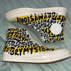 My story converse!! Laces will be added with purchase. Size 6.5 women.